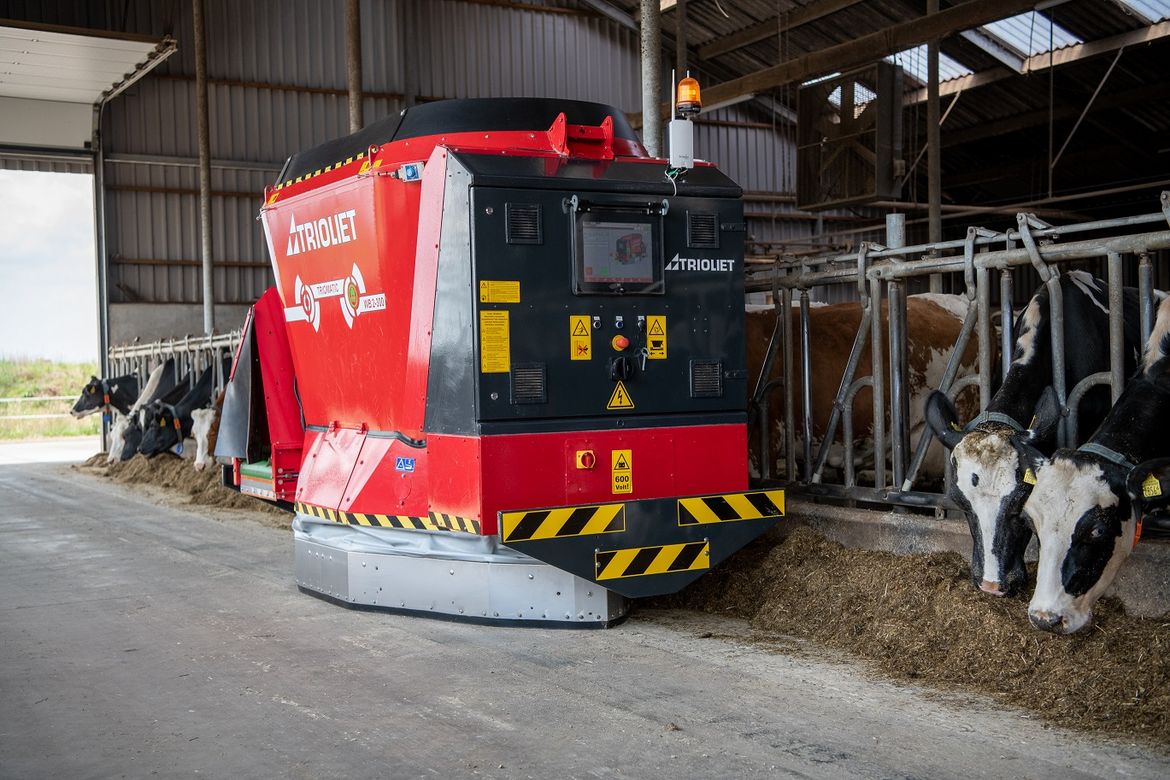 Fahrender Fütterungsroboter mit Batterie Futtermischwagen Futtermischer