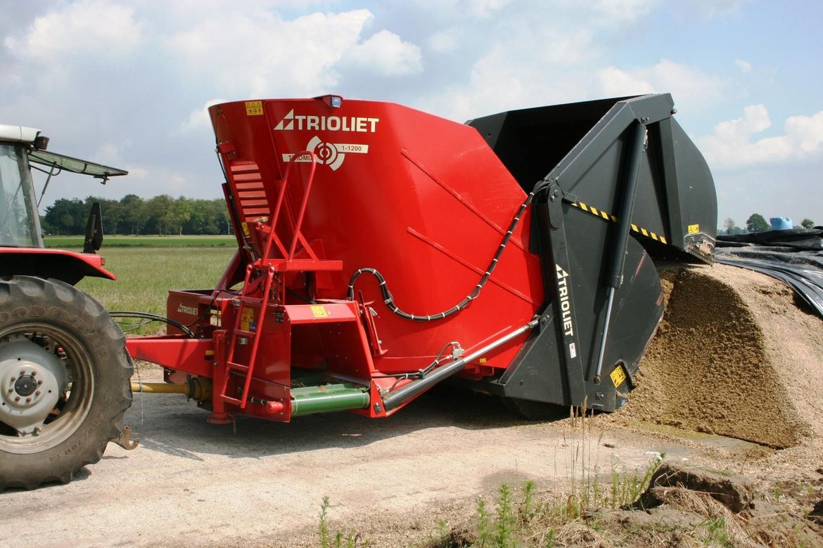 Selbstlader Futtermischwagen Futtermischer Futterwagen Selbstlader Selbstbefüller Triomix