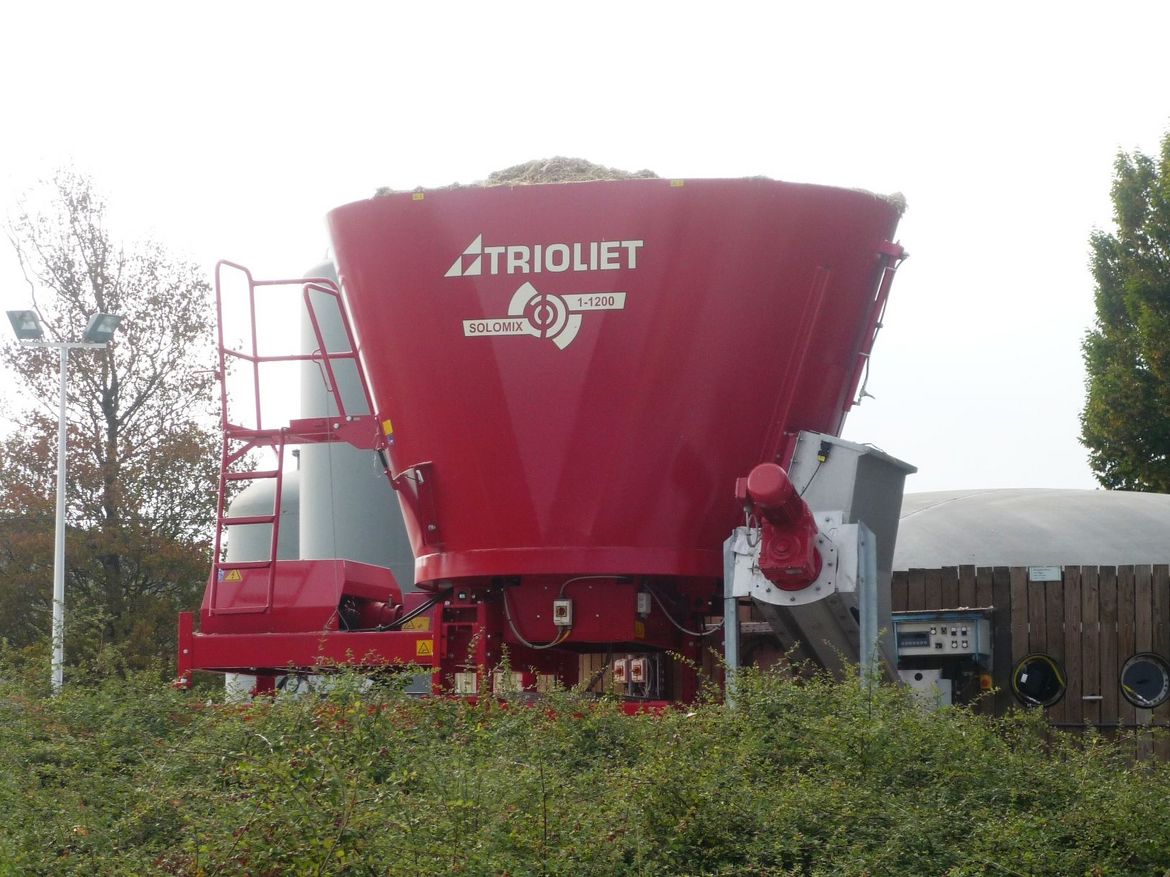 stationäre Futtermischwagen stationäre mischer stationäre futtermischer stationäre futtermischanlagen Biogas Trioliet solomix Biogaz